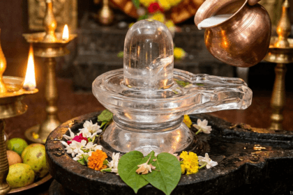 Sphatik Lingam