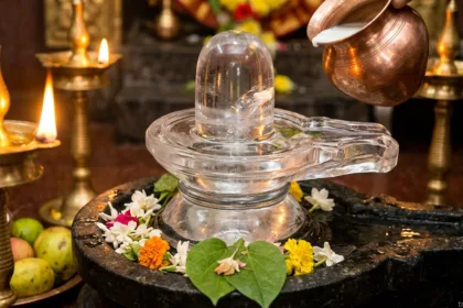 Sphatik Lingam